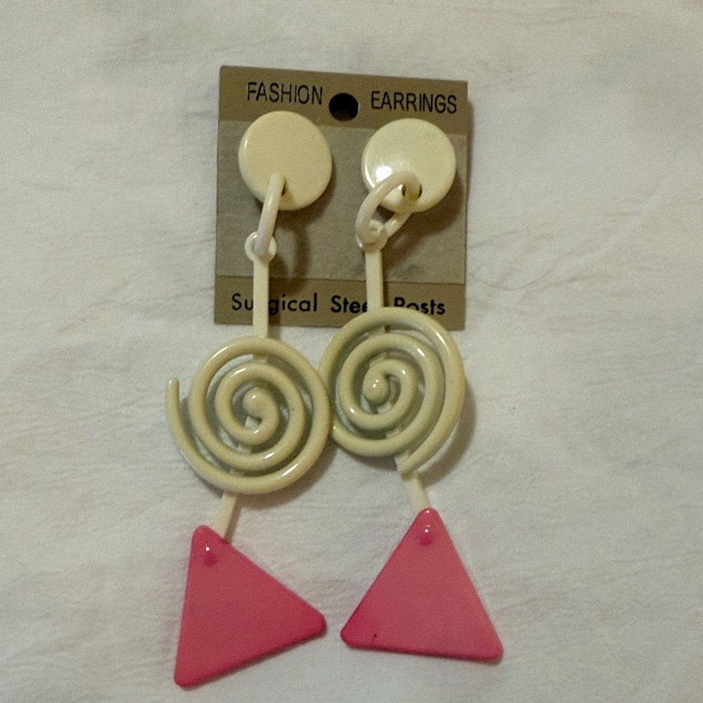 Vintage 1980s Cream and Pink Spiral Triangle Earrings NEW!!